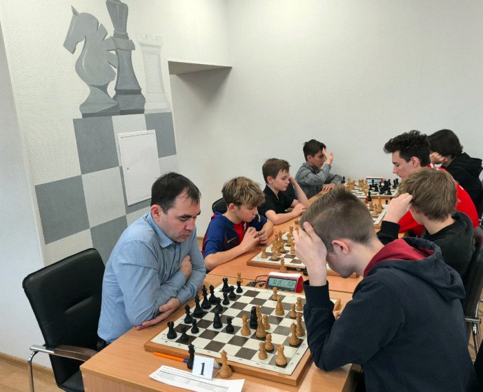 Гроссмейстер Алексей Сорокин сыграл в командном чемпионате края по рапиду