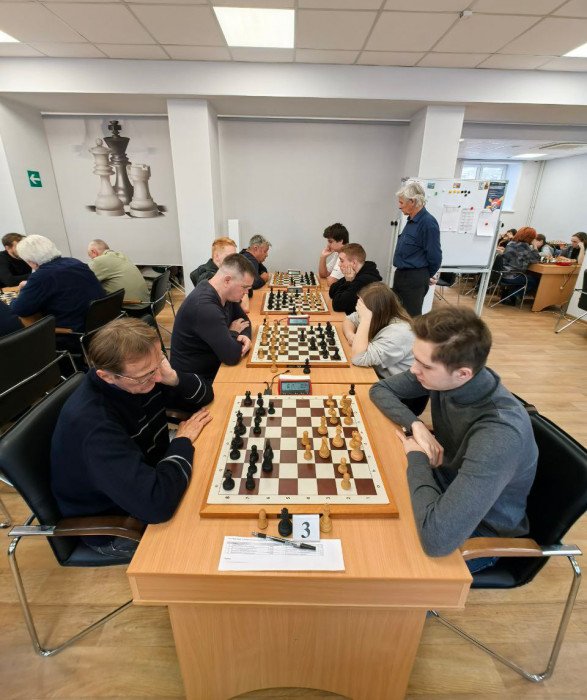 Гроссмейстер Алексей Сорокин сыграл в командном чемпионате края по рапиду