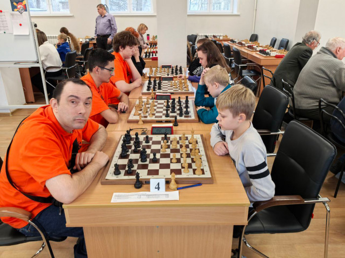 Гроссмейстер Алексей Сорокин сыграл в командном чемпионате края по рапиду