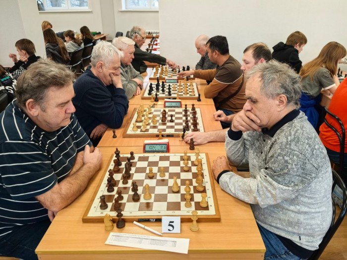 Гроссмейстер Алексей Сорокин сыграл в командном чемпионате края по рапиду