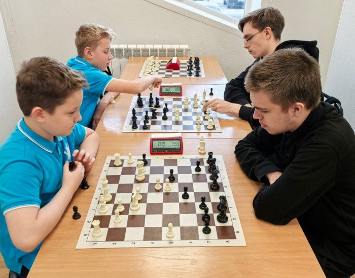 Гроссмейстер Алексей Сорокин сыграл в командном чемпионате края по рапиду