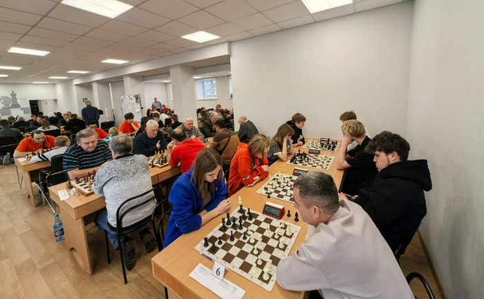 Гроссмейстер Алексей Сорокин сыграл в командном чемпионате края по рапиду