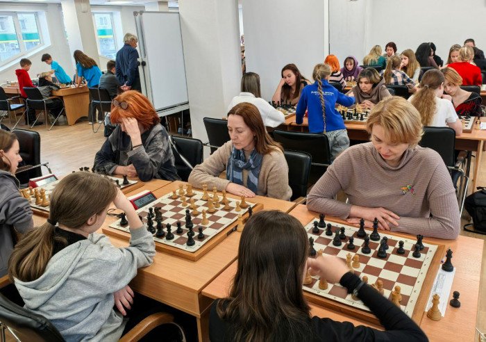 Гроссмейстер Алексей Сорокин сыграл в командном чемпионате края по рапиду