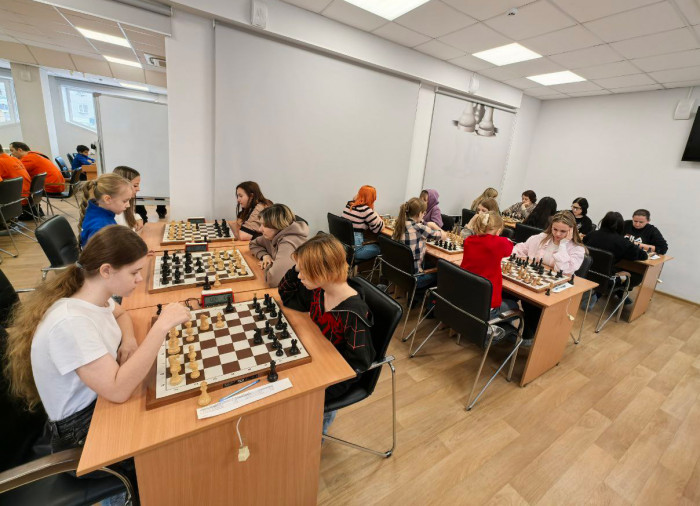 Гроссмейстер Алексей Сорокин сыграл в командном чемпионате края по рапиду