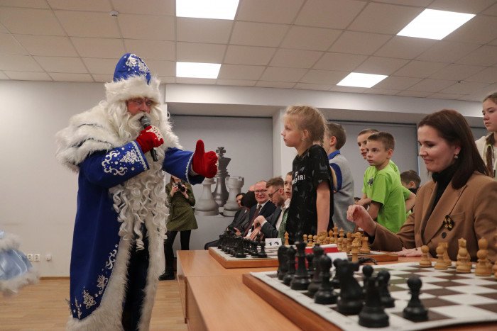 Предновогоднее волшебство. Краевой турнир среди детдомов собрал 16 команд