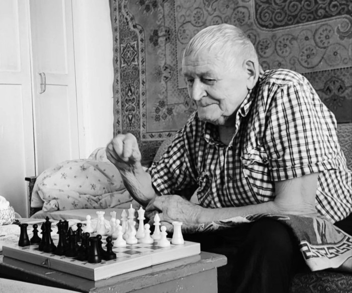 Ушёл из жизни ветеран каменских шахмат Николай Безбородов