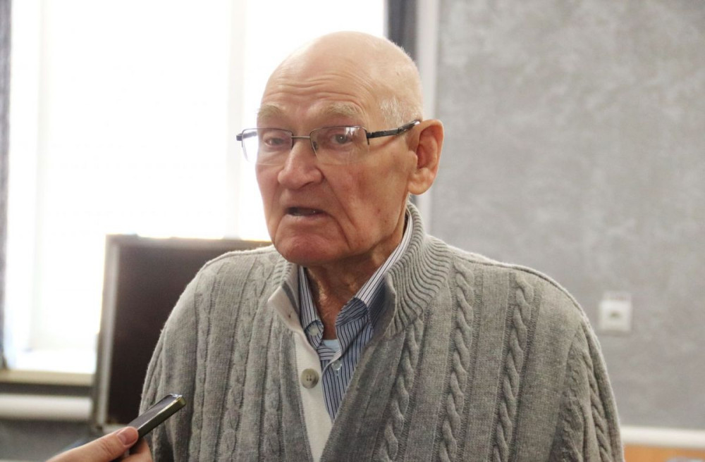 Старейший участник троицкой олимпиады – Геннадий Колыхалов