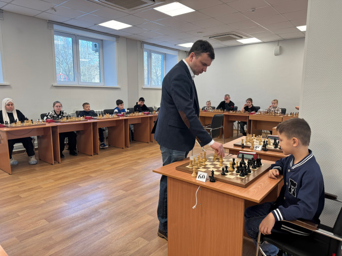 Четыре гроссмейстера провели сеансы одновременной игры в Барнауле