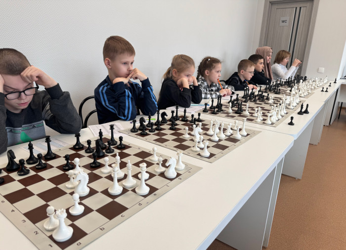 Четыре гроссмейстера провели сеансы одновременной игры в Барнауле