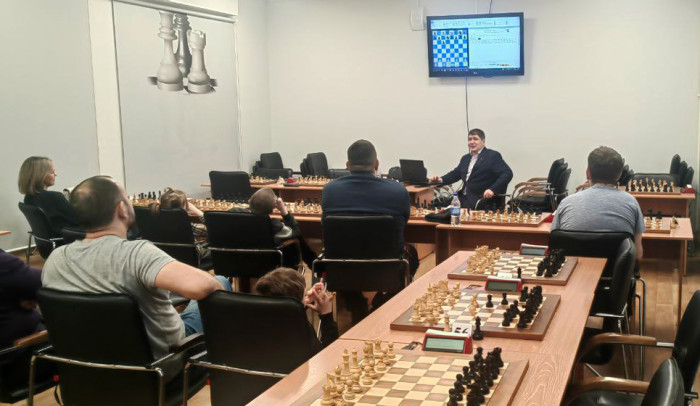 Четыре гроссмейстера провели сеансы одновременной игры в Барнауле