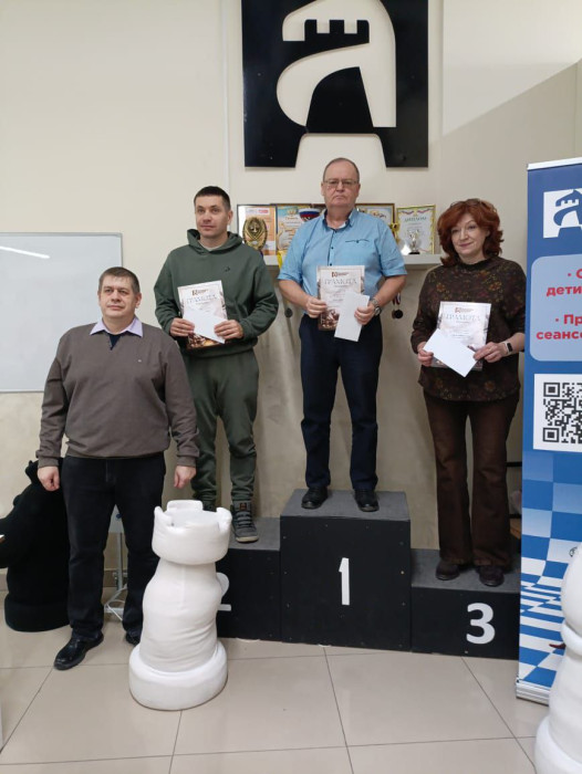 Максим Максимов выиграл 37-й этап Лиги любителей по блицу