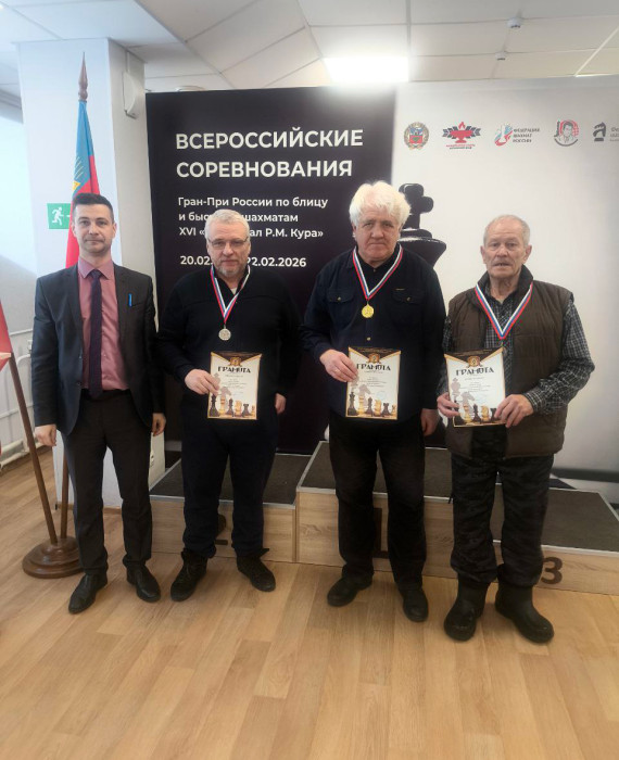 В День защитника Отечества 47 ветеранов блицевали в Барнауле