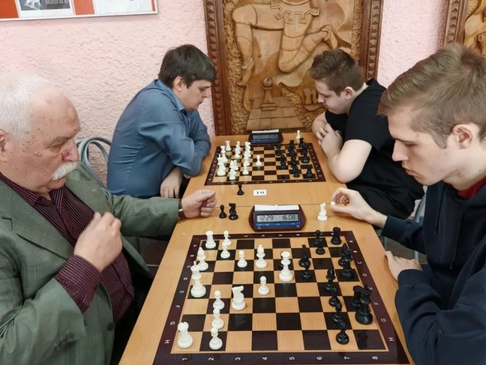 Виталий Бояринцев – второй на чемпионате Сибири по быстрым шахматам