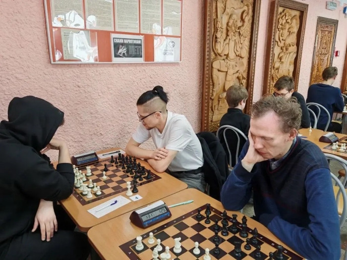 Слизунков и Борисова – четвёртые на чемпионатах Сибири по шахматам