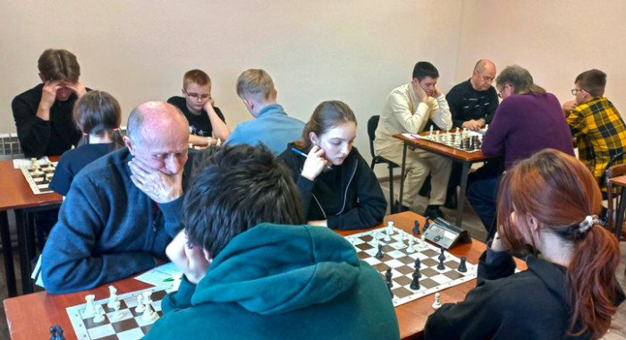 Артём Киселёв выиграл сельское первенство края по шахматам