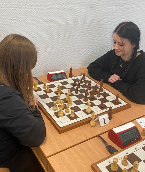 Шахматные отличницы. В студенческой классике девушки превзошли парней