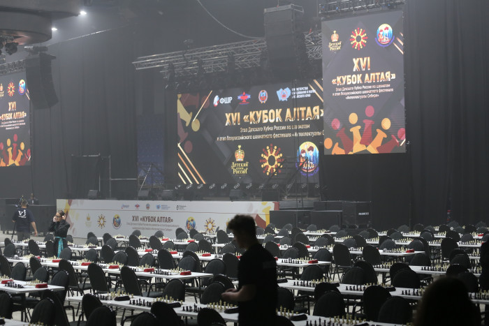 Почти 700 участников со всей страны. Как в Барнауле открыли «Кубок Алтая»