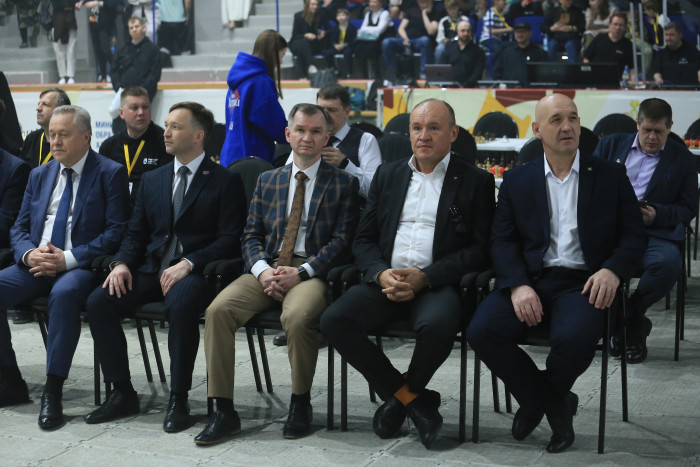 Почти 700 участников со всей страны. Как в Барнауле открыли «Кубок Алтая»