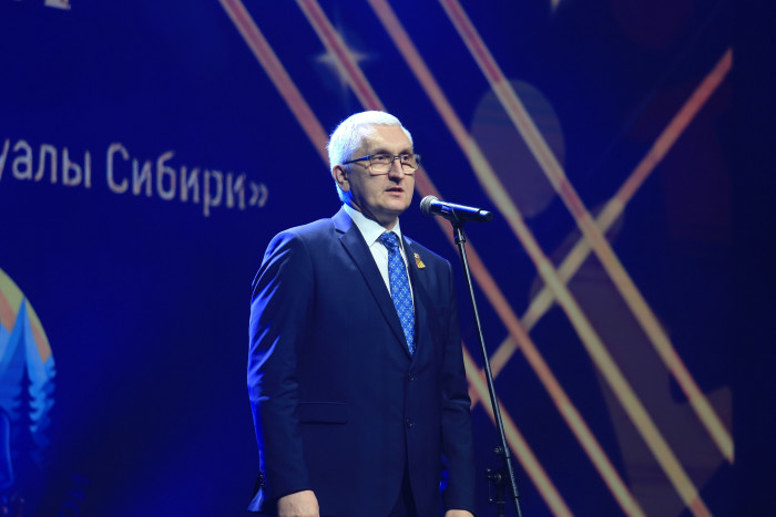 Почти 700 участников со всей страны. Как в Барнауле открыли «Кубок Алтая»