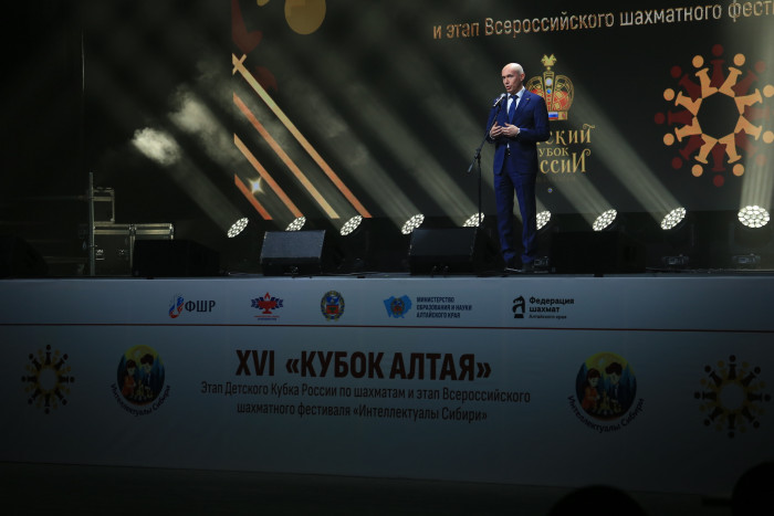 Почти 700 участников со всей страны. Как в Барнауле открыли «Кубок Алтая»