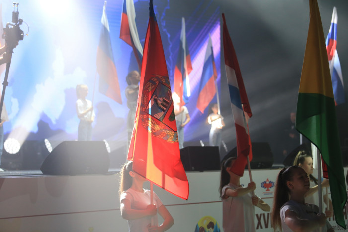 Почти 700 участников со всей страны. Как в Барнауле открыли «Кубок Алтая»