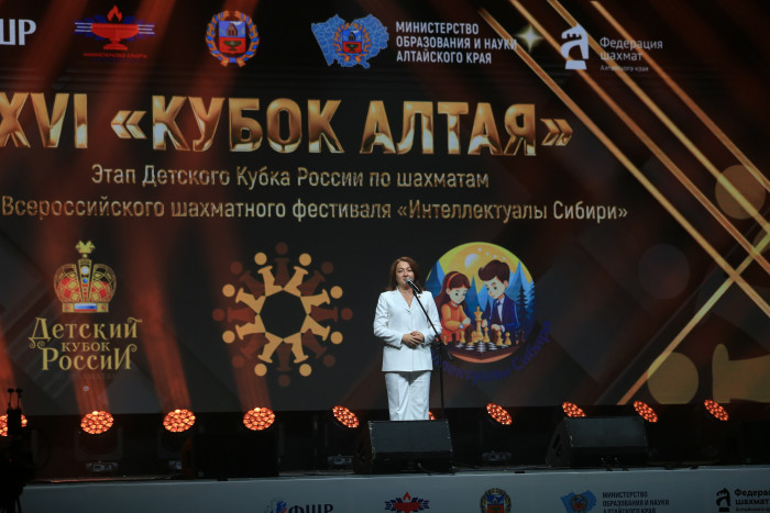 Почти 700 участников со всей страны. Как в Барнауле открыли «Кубок Алтая»