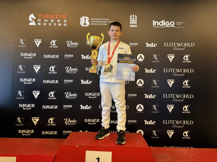 Алтайские спортсмены отличились на чемпионате Европы по шахбоксу