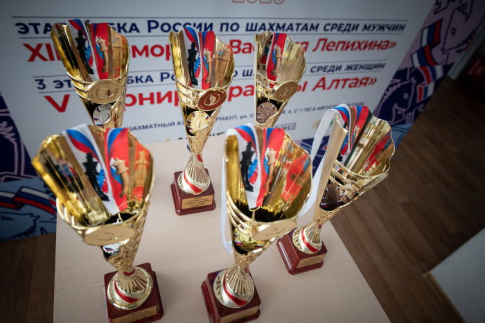 Мужская диархия и женская тетрархия