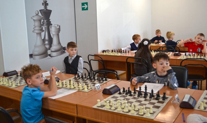 Ярослав Хаустов во второй раз выиграл краевую олимпиаду «Шахматы в школах»