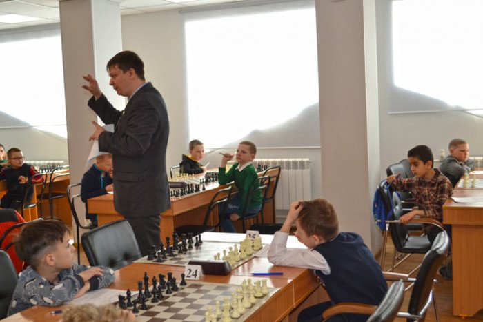 Ярослав Хаустов во второй раз выиграл краевую олимпиаду «Шахматы в школах»