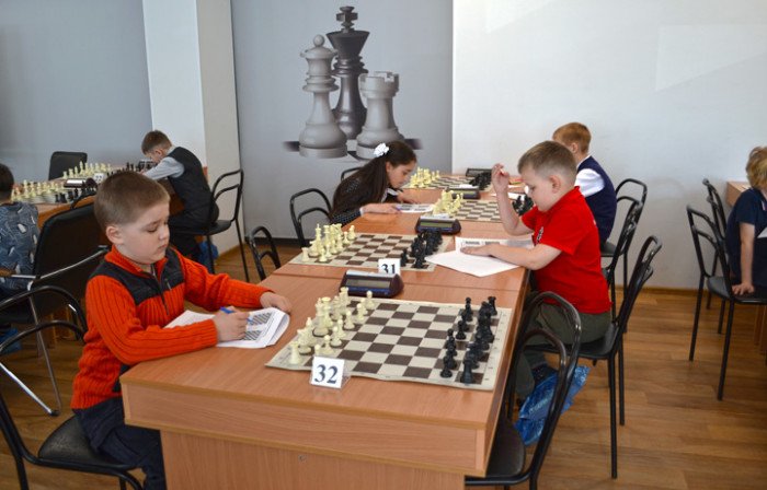 Ярослав Хаустов во второй раз выиграл краевую олимпиаду «Шахматы в школах»
