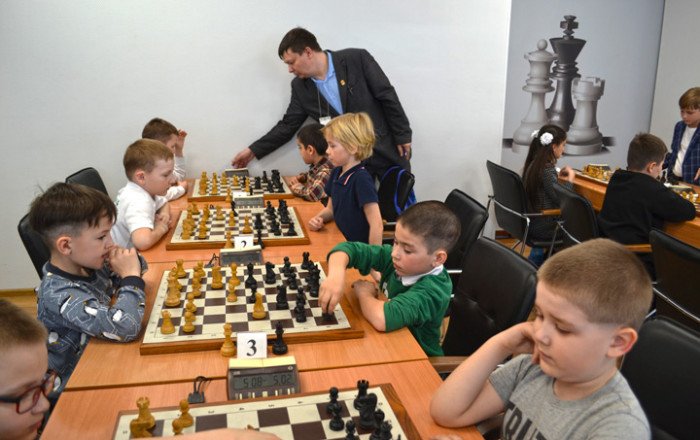 Ярослав Хаустов во второй раз выиграл краевую олимпиаду «Шахматы в школах»