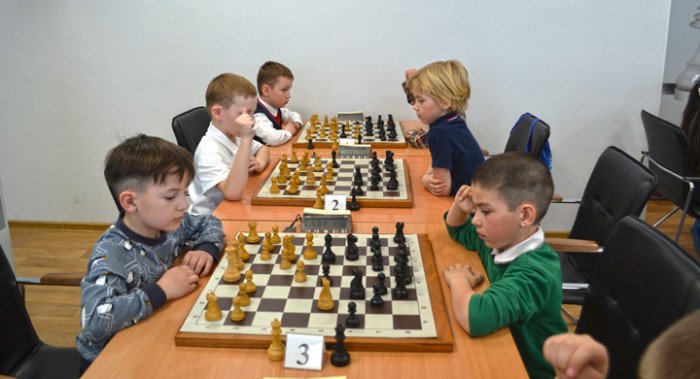 Ярослав Хаустов во второй раз выиграл краевую олимпиаду «Шахматы в школах»