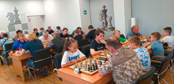 Кубок края преодолел экватор