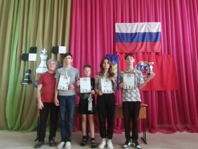 Команда Ребрихи выиграла сельское первенство края