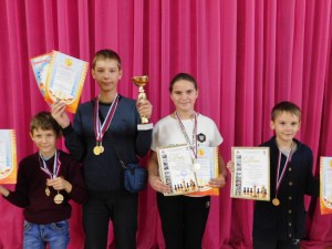 chempionyi-beloy-ladi-kostya-krupskiy-roma-fedotov-anya-russkih-kirill-mayorov