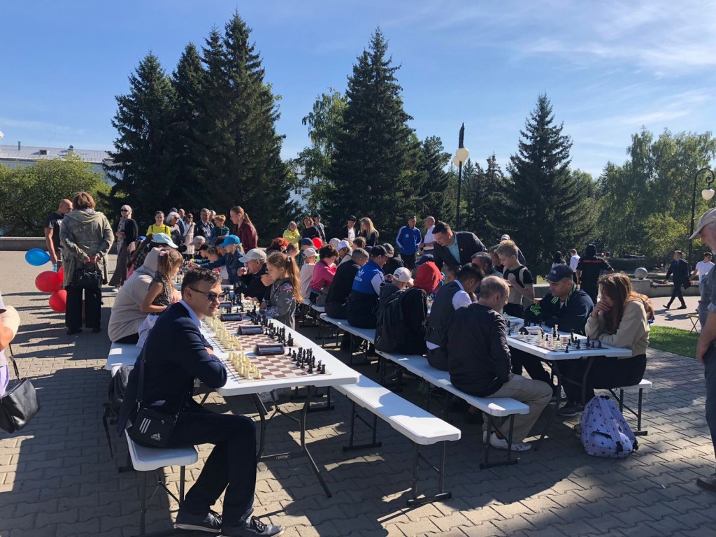 Праздничный блиц-турнир выиграл Марчук