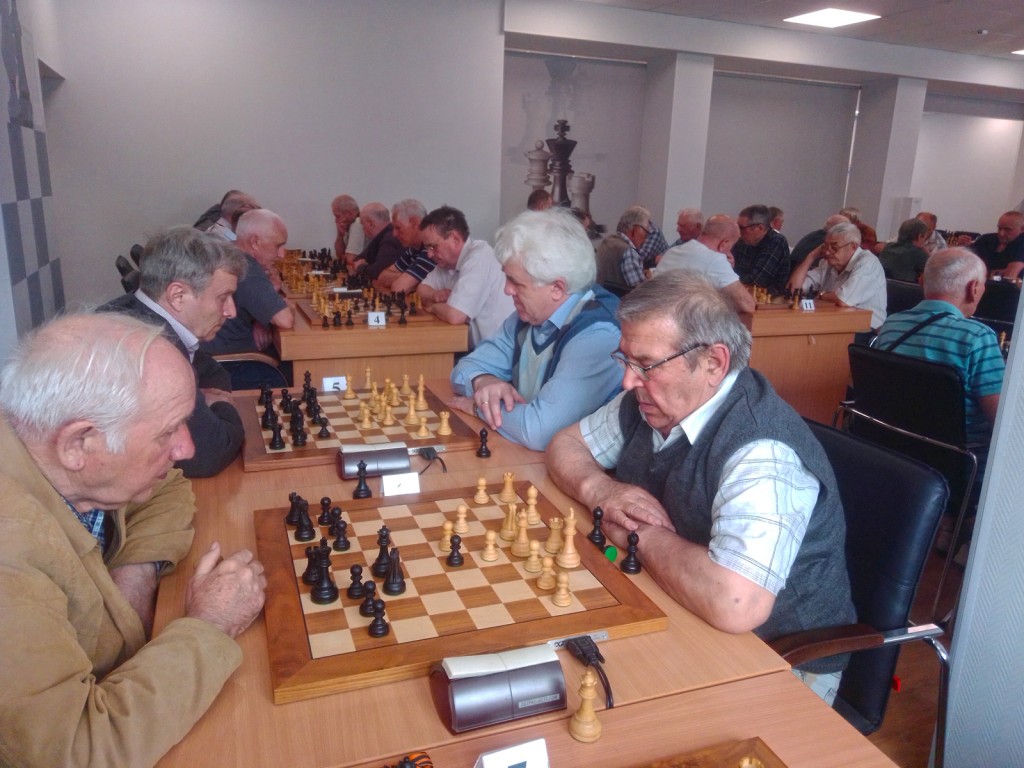 Ветераны разыграли «Кубок Победы» в блиц-турнире