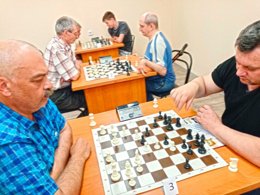 Михаил Гайдым выиграл чемпионат Бийска по блицу