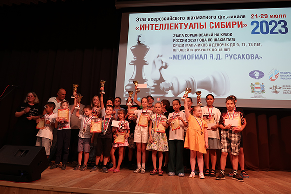 Белоконь – победительница, Киричук – призёр «Мемориала Русакова» в Омске