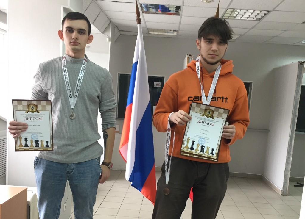 На «Мемориале Лепихина» установилось двоевластие