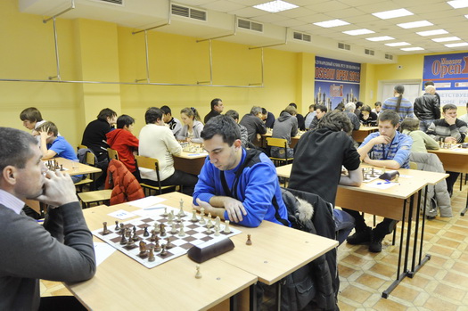 Сусляков приблизился к лидерам