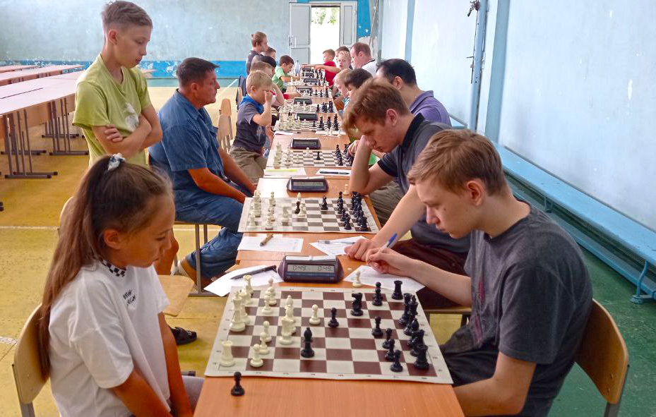 Шахматист с рейтингом 1000 выиграл второй этап кубка края по «классике»